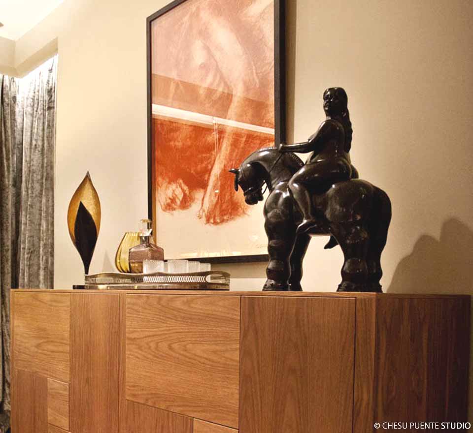 Detalle de una escultura de Botero en un proyecto de interior para una sala de estar.